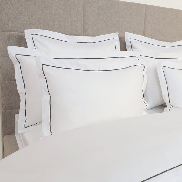 طقم كسوات وسائد<br>التشكيلة الفندقية متميزة<br>قطن مصري 100%<br>خيط/بوصة مربعة 500