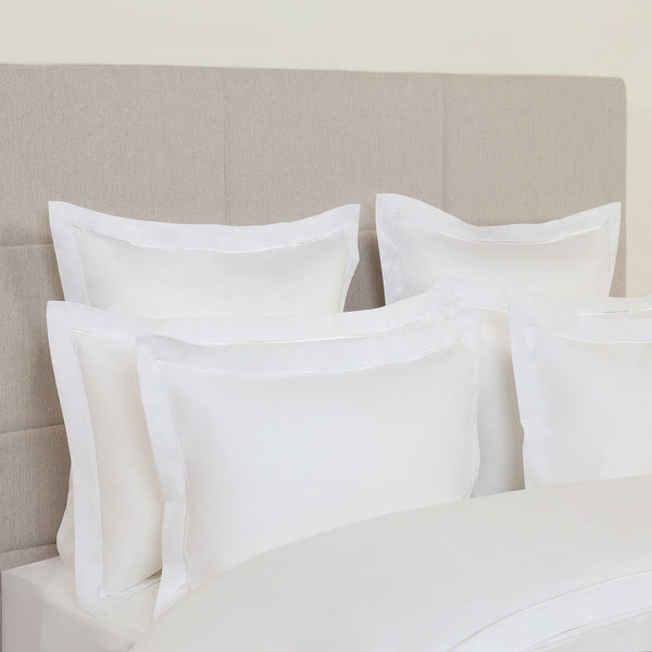 طقم كسوات وسائد<br>التشكيلة الفندقية متميزة<br>قطن مصري 100%<br>خيط/بوصة مربعة 500