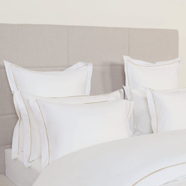 طقم كسوات وسائد<br>التشكيلة الفندقية متميزة<br>قطن مصري 100%<br>خيط/بوصة مربعة 500