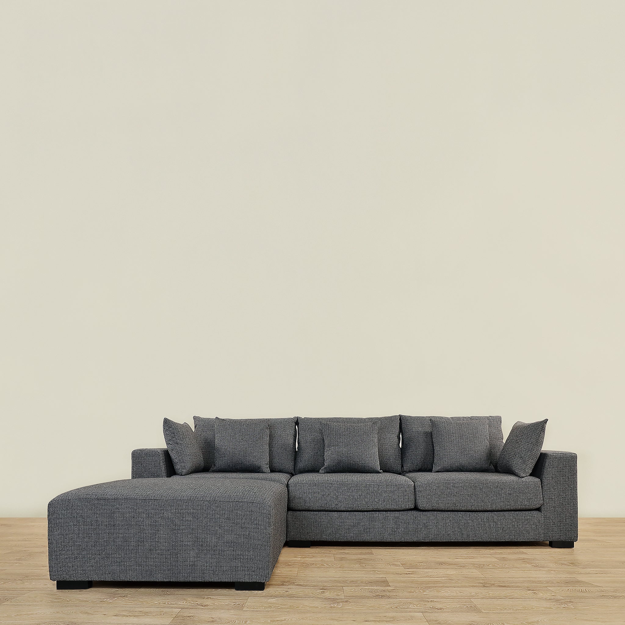 Mila <br> Sofa